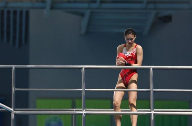 跳水第三金!00后天才少女逆袭夺冠,夺双奖比全红婵更全能?