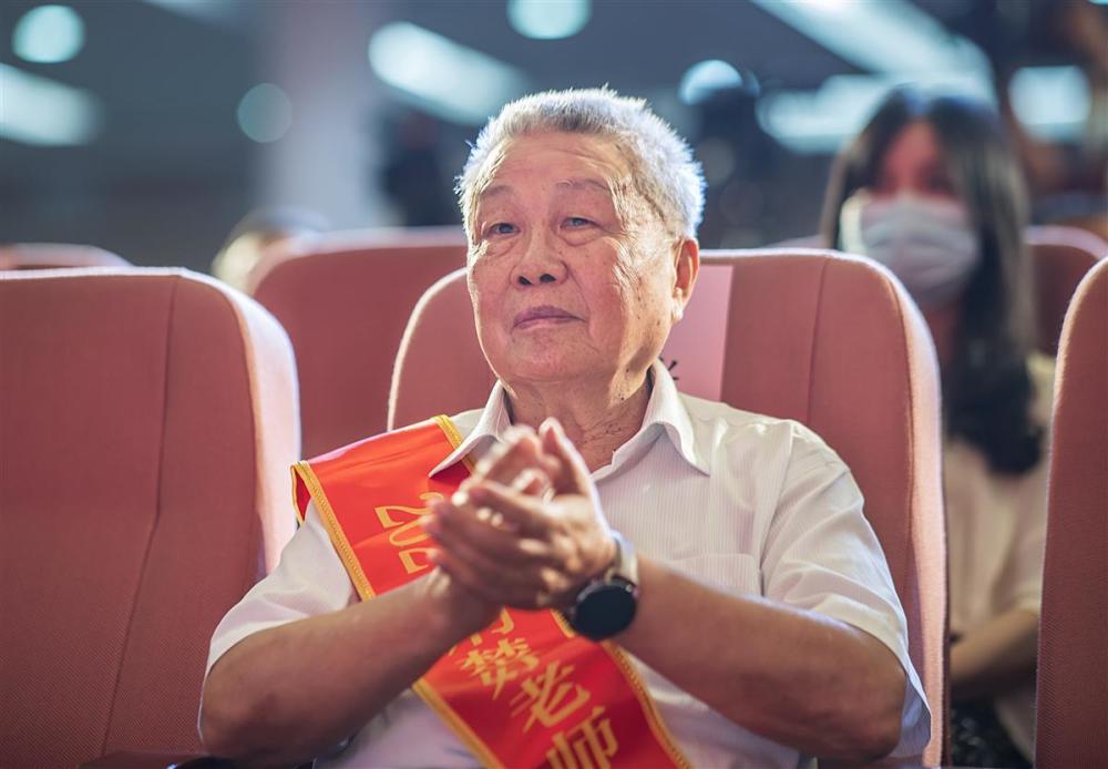 武汉大学张祖勋院士获评"荆楚好老师"特别奖