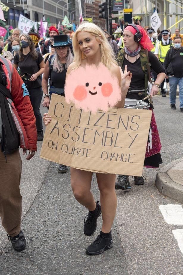 劳拉·阿默斯特|英国_时政|抗议|伦敦|游行