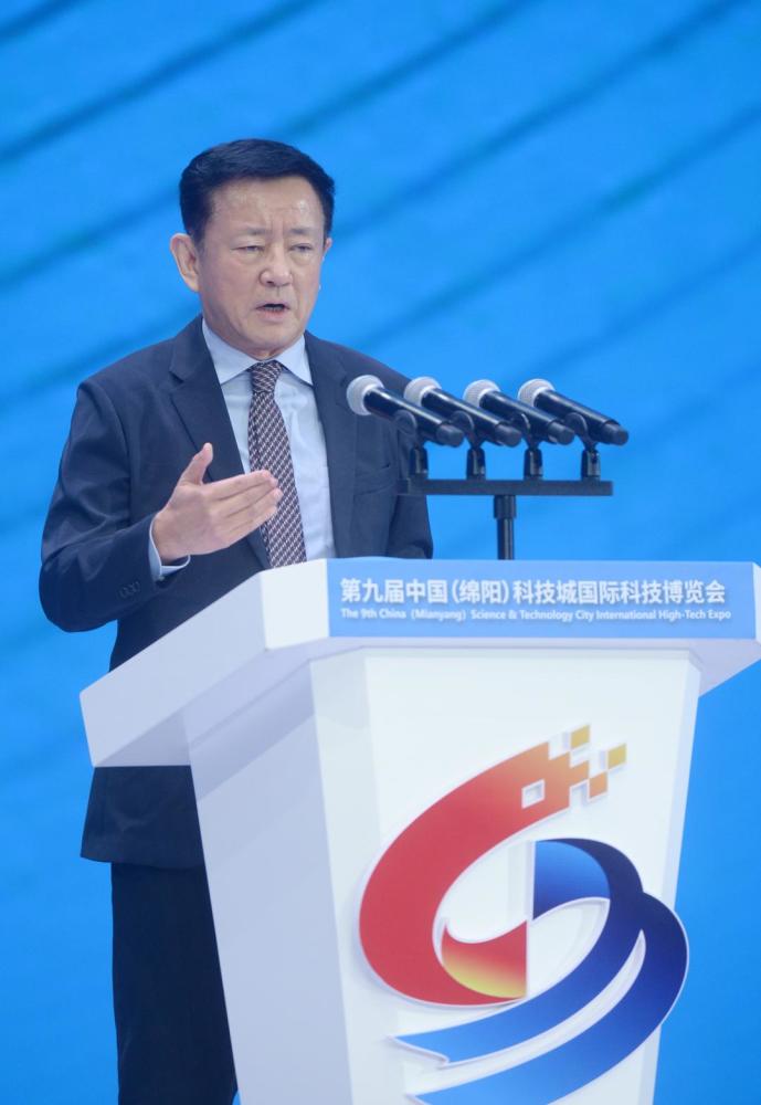 北大经济学教授樊纲:城市群发展和人才因素 是推动城市科技创新的两大