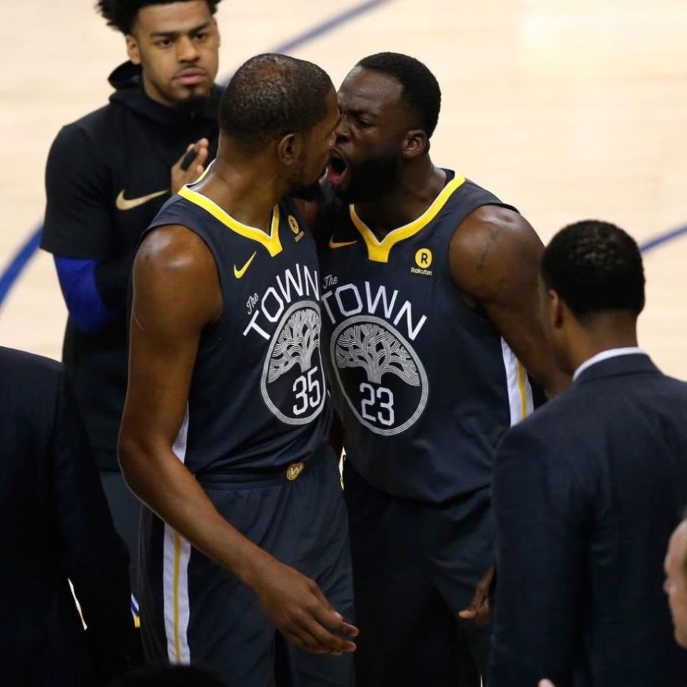 詹娜 NBA是个圈！乔治与欧文前女友是小库里妻子，詹娜男友能组一队