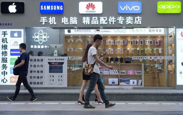 手机店老板坦言网购手机和实体店买手机差别一目了然