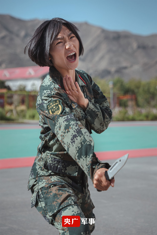 女子特战队员高燃壁纸来了