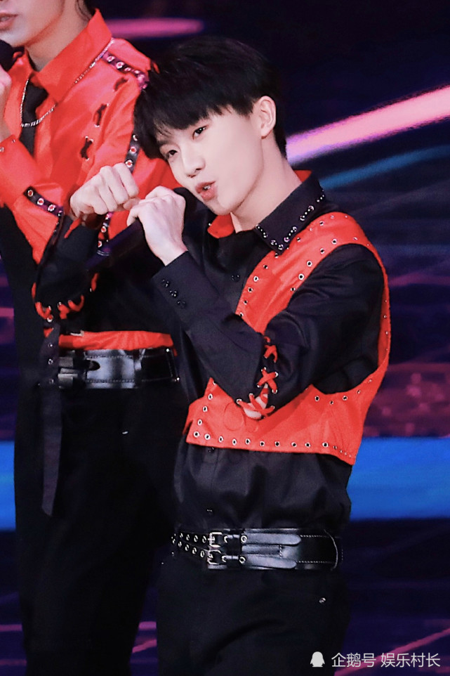 随着马嘉祺高考成绩事件的发酵,在马嘉祺道歉后时代少年团经纪公司