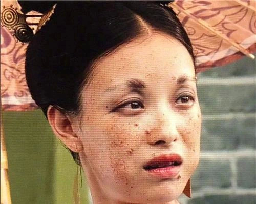 这种扮丑才叫不糊弄观众:热巴倪妮没偶像包袱,最后一