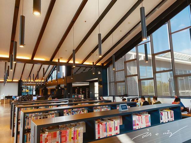 上海网红图书馆就在嘉定区还曾经被美国杂志评为全球最佳