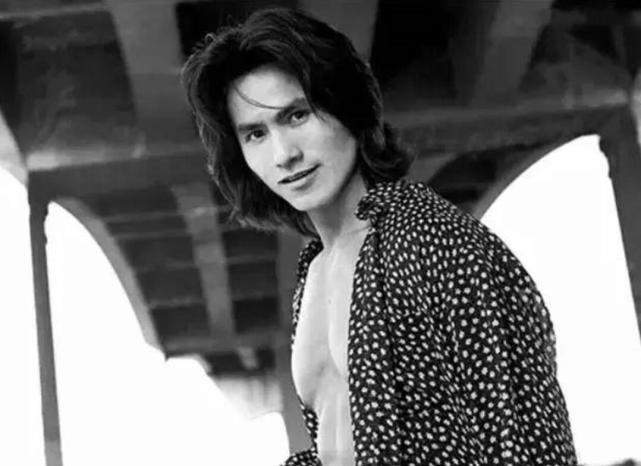 功夫比肩李小龙甄子丹甘拜下风22岁获武术冠军仇云波有多厉害