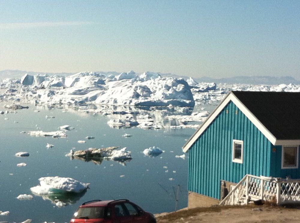 全球极端天气频发,格陵兰岛冰盖下暴雨,降水量高达70亿吨