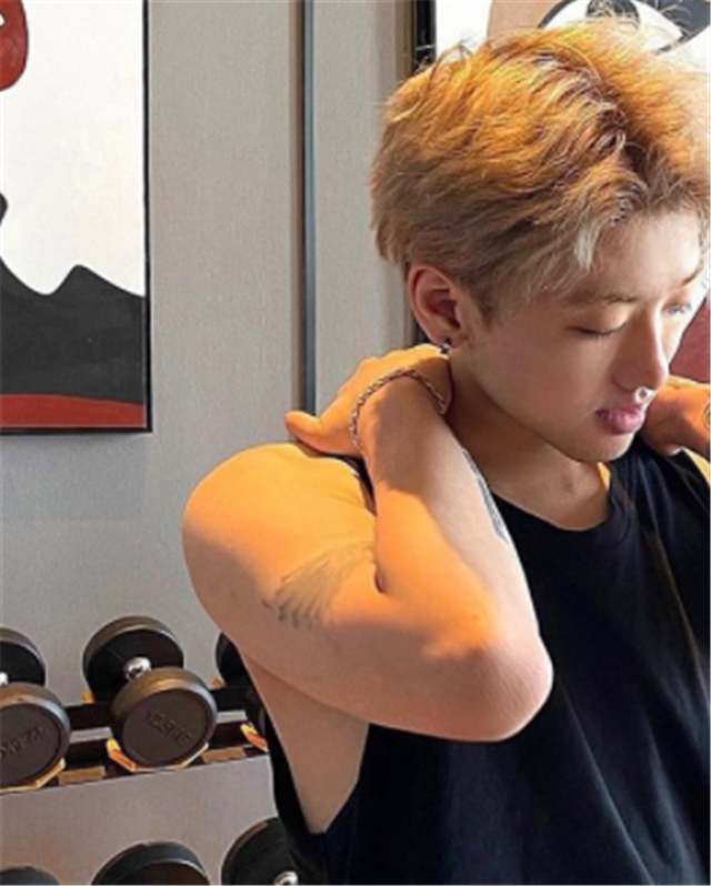 冷少开始考虑其他赛区?世界赛前注册新号,发这么多帅照只为吸引粉丝