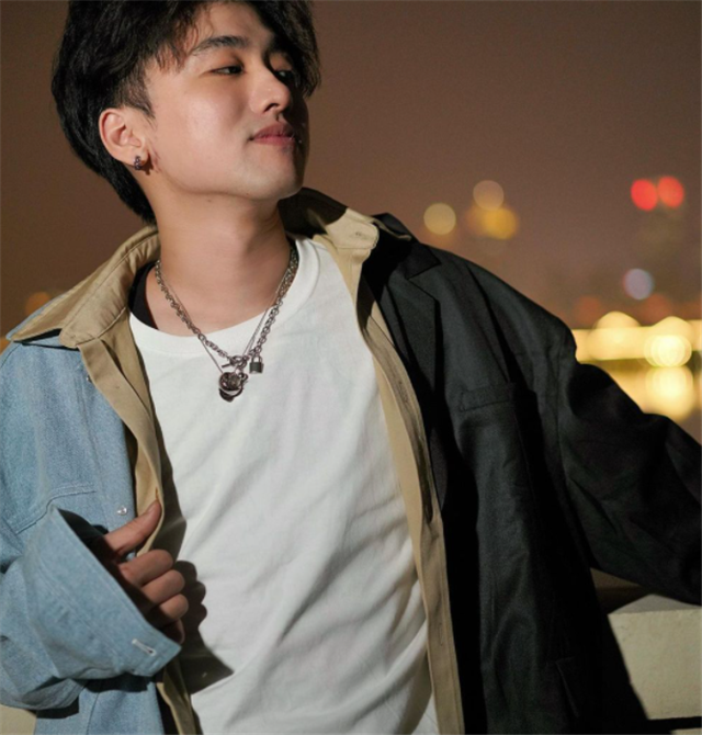 冷少开始考虑其他赛区?世界赛前注册新号,发这么多帅照只为吸引粉丝