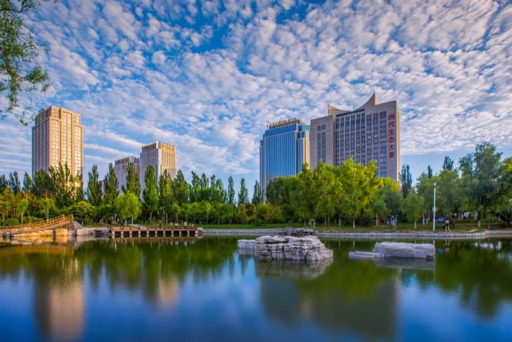 内蒙古面积和人口_内蒙古最大地级市,面积是海南的5倍,却是内蒙人口最稀少的