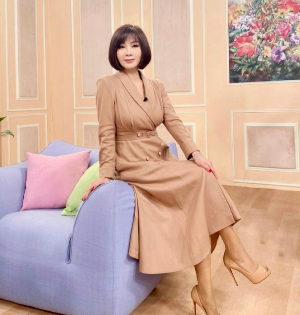 台湾美魔女陈美凤,64岁了,状态也太好了,看起来像三四十岁的人【图文