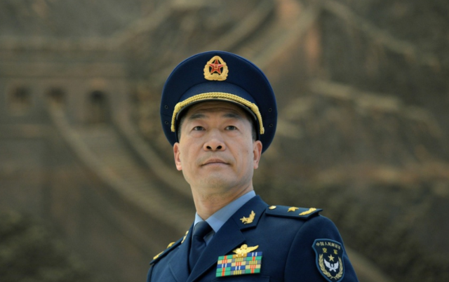 長;2016年任南部戰區副司令;2018年,任中央軍委聯合參謀部副參謀長,同