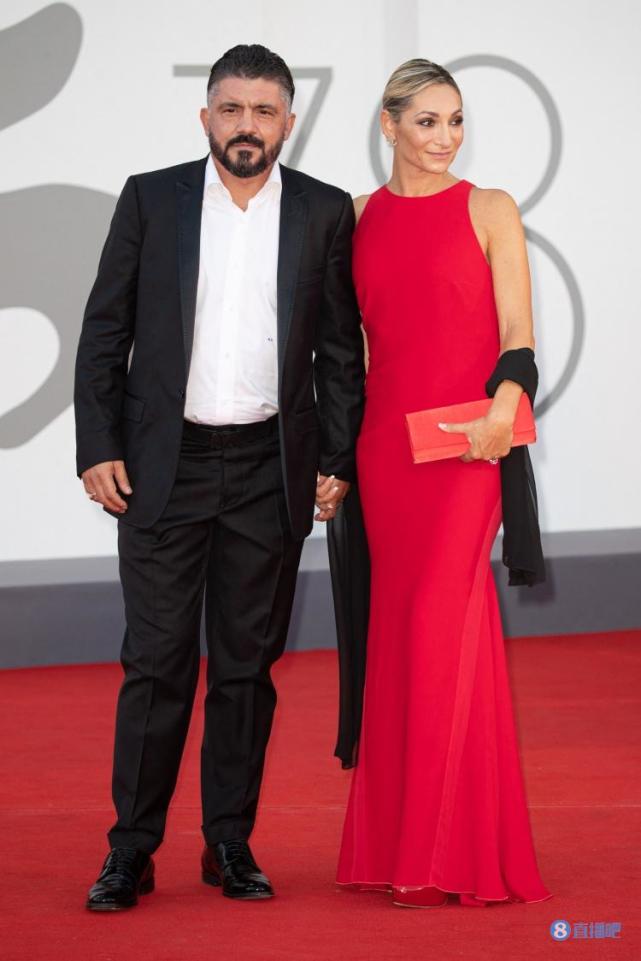 走个红毯,赋闲在家的加图索携妻子参加威尼斯电影节