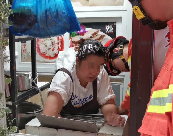 压面机排行榜_家用手动面条机摆地摊跑江湖展会热卖(2)