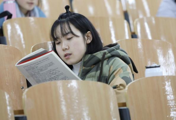 四级英语软件排行榜_大学英语四六级成绩排行榜出炉,北大排名第2,清华跌出前10
