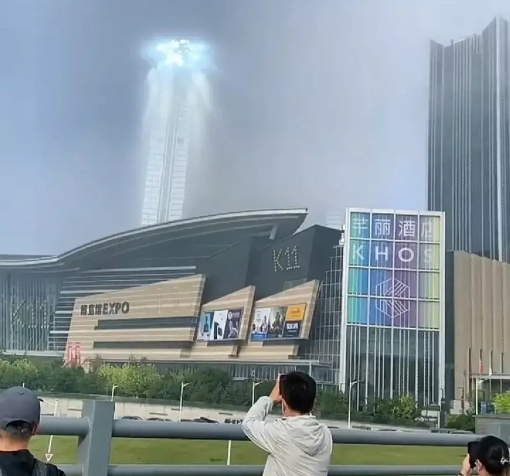 光柱七彩祥云3个太阳沈阳的天空到底怎么了