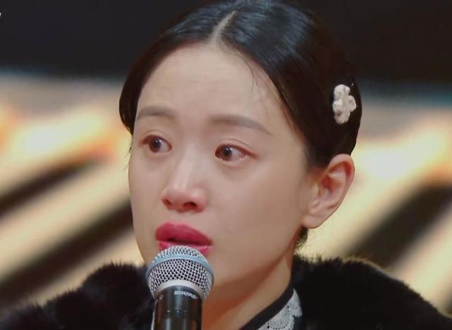 李梦拍摄白鹿原片场画面流出冲工作人员大喊大叫随意加戏