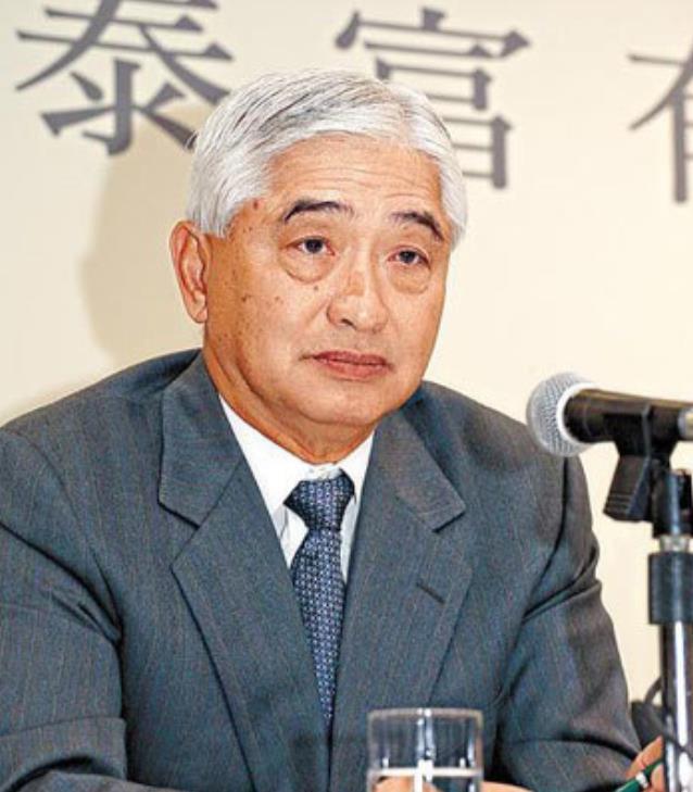 决策失误155亿一夜蒸发,荣智健跌下"中国首富"神坛,今只剩"马照跑"