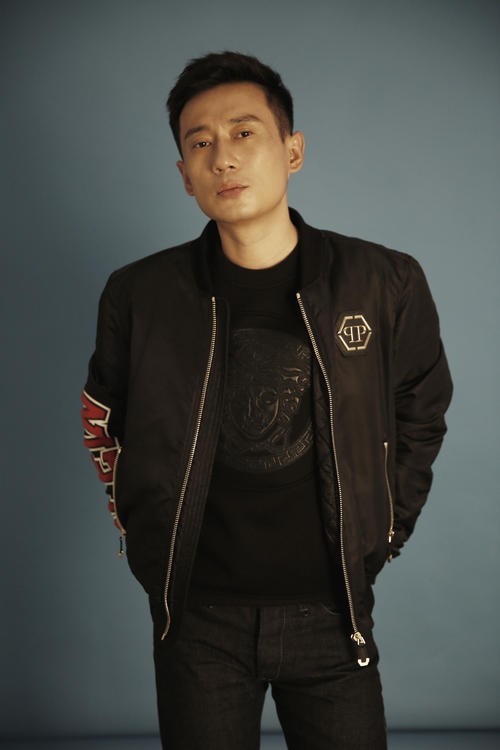 爱上特种兵徐洪浩恋情隐藏多年追求平淡生活娶小10岁妻子