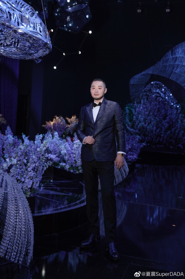 创1选手江璟儿与sdt老板夏震结婚,婚礼现场俩人甜蜜拥吻,超幸福