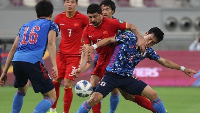 李铁 0-1不敌日本后！国足却迎来两大利好消息，进军世界杯还有戏