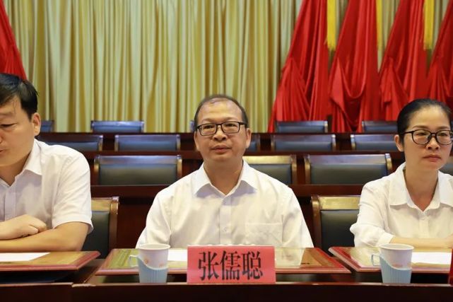 王耀雷在宁明县教育发展暨庆祝教师节大会上强调:凝心聚力推动宁明