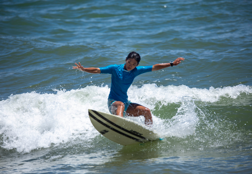 第十四届全运会冲浪比赛决赛开幕13支队伍角逐两块金牌