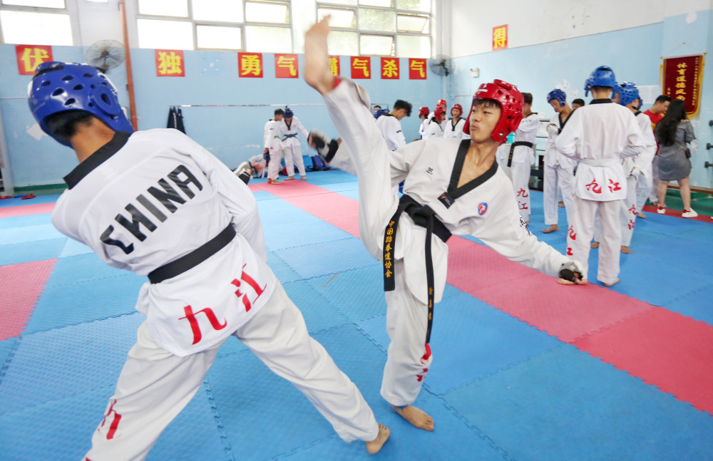 磨炼技艺塑造品格九江体校跆拳道队为梦想和追求而不懈努力