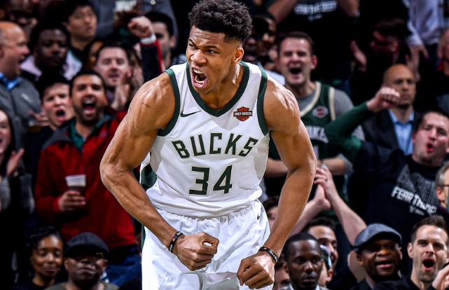 康诺顿 NBA中最好的球员！康诺顿狂赞字母哥：他在夺冠的决定性比赛中砍50分