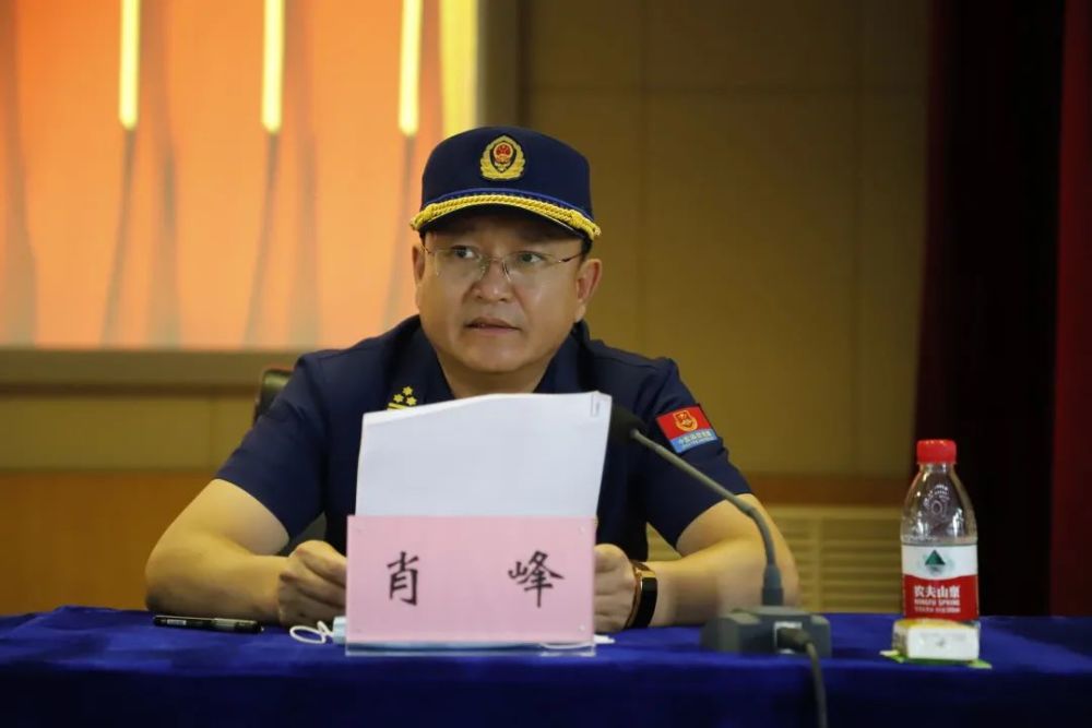 肖峰副总队长宣读比武成绩政治部赵新鹏主任宣读奖励通令为获奖单位