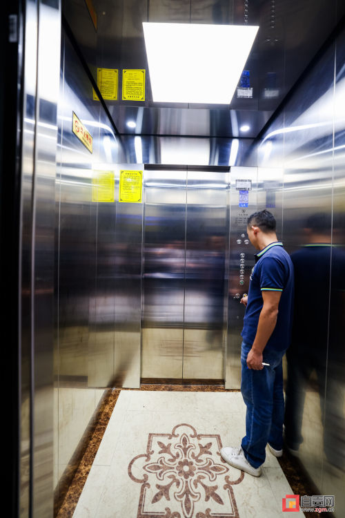 【我为群众办实事】老小区装新电梯 幸福感"一键直达"