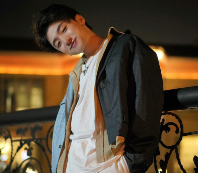 也是大家口中的冷少,他也是lpl里数一数二的大帅哥,可以说是lpl的颜值