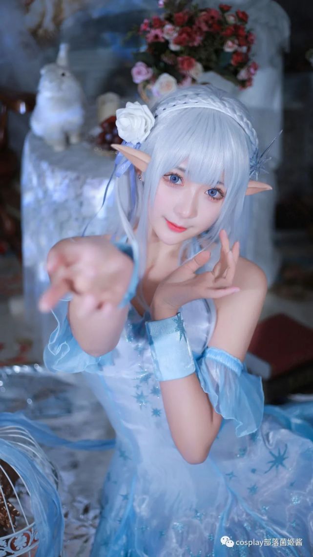 cos:艾米莉亚冰晶礼服cos正片@鱼子酱
