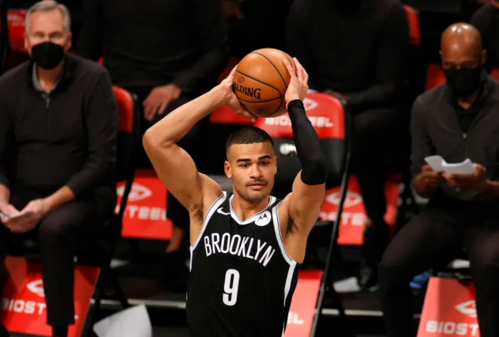 卡巴罗签约老鹰