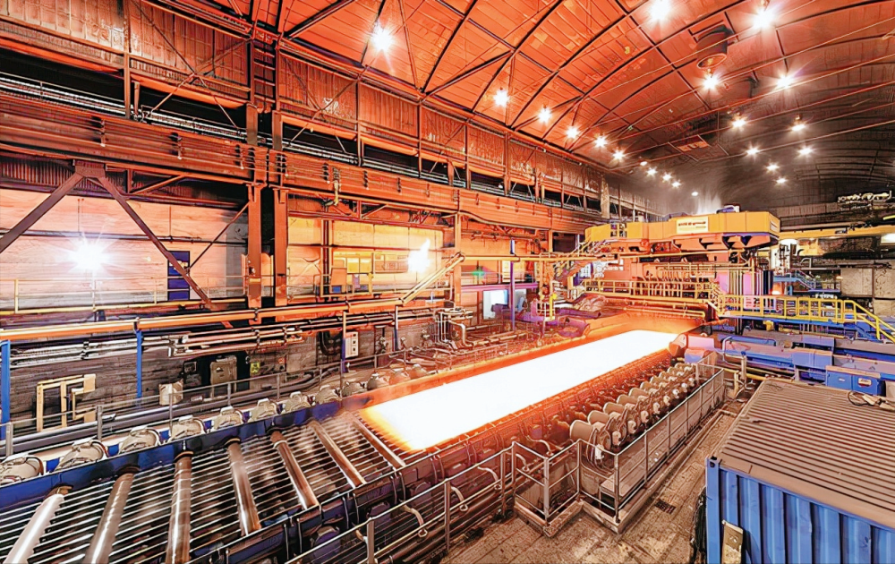 难度确实是非常大,所以我们国家在美国和俄罗斯研制成功航母钢板之后