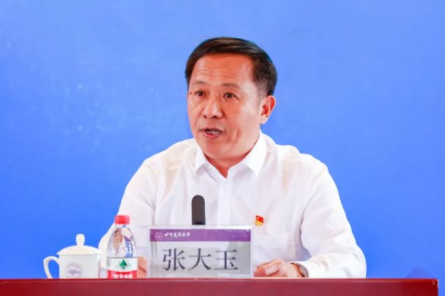 会议由北京市委教育工委常务副书记郑吉春主持,北京建筑大学党委书记