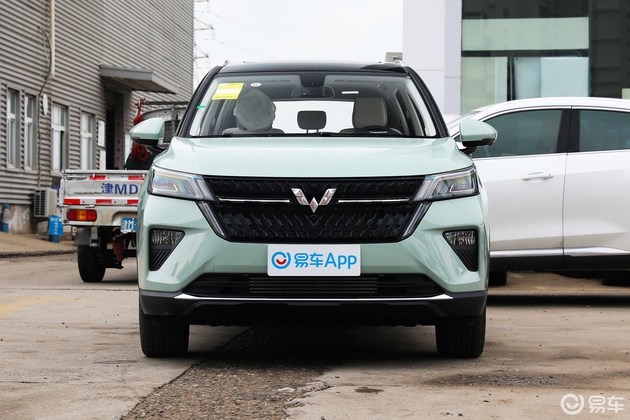 从上汽通用五菱官方渠道获悉,作为五菱银标推出的首款suv,五菱星辰将