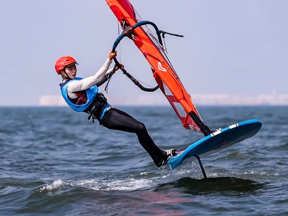 汕头运动员郑曼佳,获全运会女子水翼帆板级冠军!_腾讯新闻