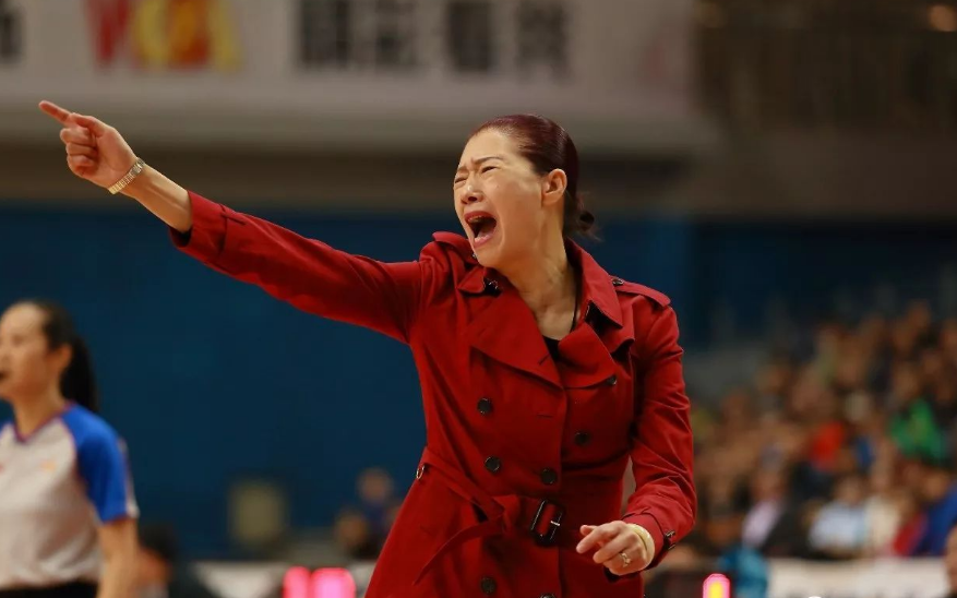 王芳邀请冠军主帅重返辽宁,回归家乡效力,有望助辽篮重返巅峰!