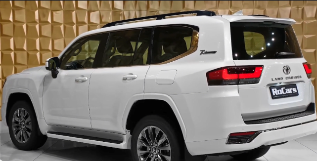 丰田兰德酷路泽霸气外观v6双涡轮动力越野个性十足