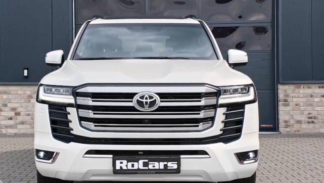 丰田兰德酷路泽霸气外观v6双涡轮动力越野个性十足