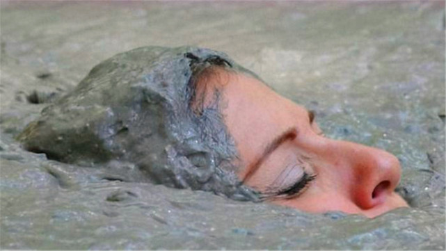 流沙吞人真实存在吗假如你不小心陷入流沙该如何自救