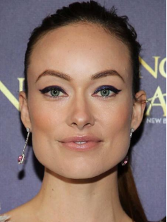 脸大五官再好看都是白搭