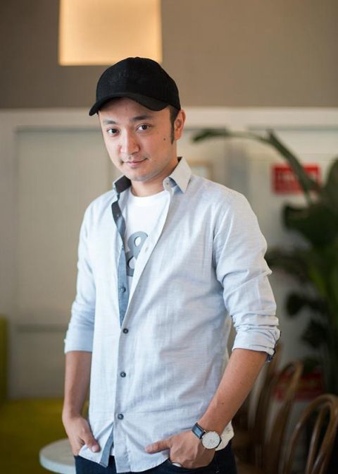 尼格买提晒老婆视角照片 蓄起胡子男人味十足