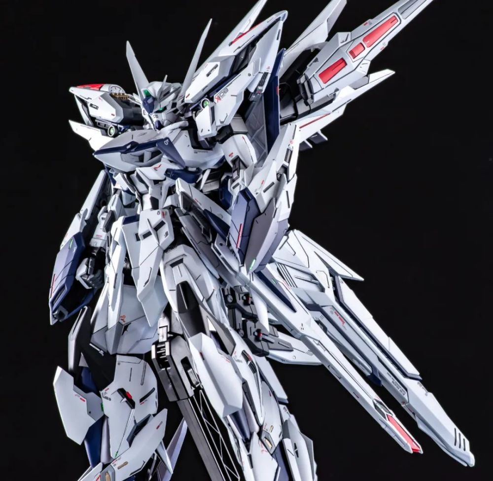 这次的mg天蚀高达,又是for_riner整活的新套件制作了,虽然这个机体的