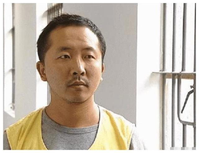 在警方的严密布控下,陈正平的行踪浮出水面,陈子正平已经坐上了从上海