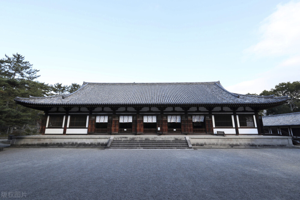 奈良城很小,你甚至可以步行或骑自行车游遍奈良城的各个角落.