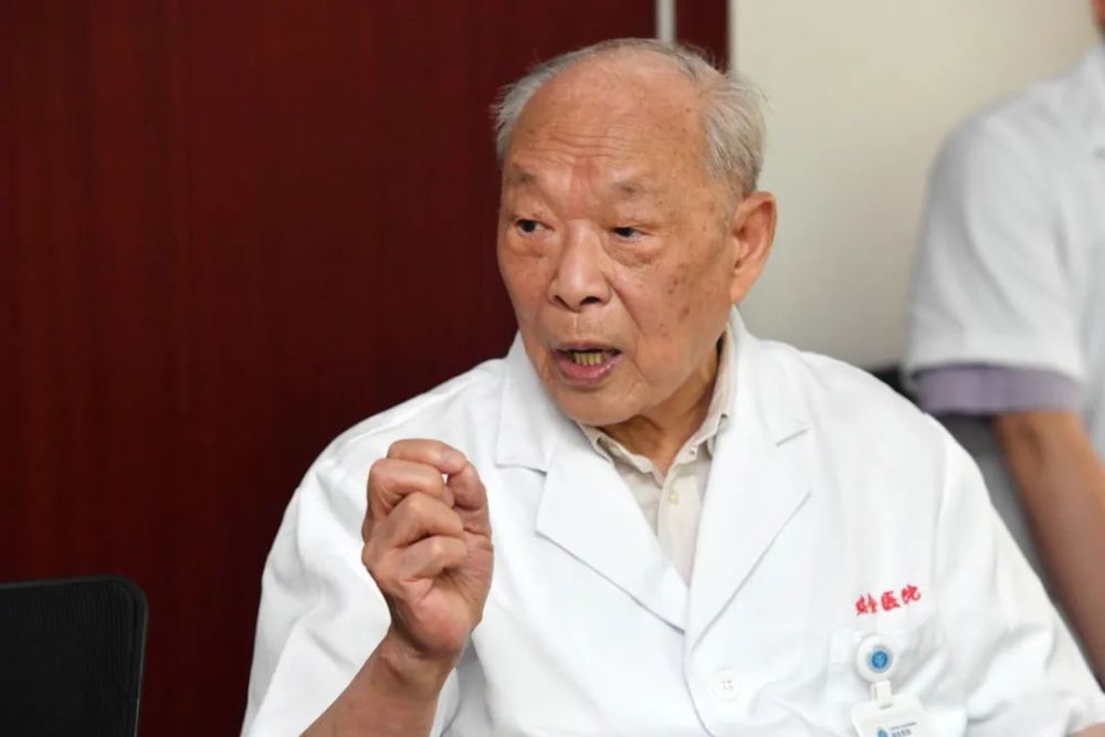 王振义:我愿做一株清贫的牡丹|科学领航者的上海故事