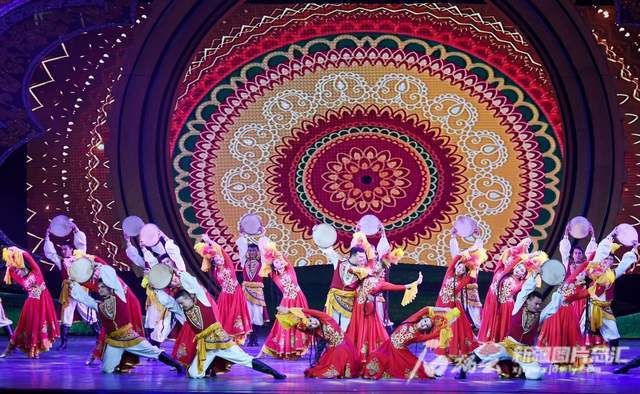 第六届全国少数民族文艺会演启幕歌舞晚会新疆是个好地方11日起网络